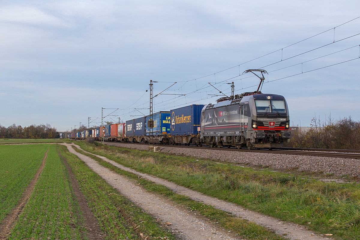  (20251113-155903_193 549_Buggingen_SBB Cargo DGS 40259_Rotterdam Waalhaven Zuid - Novara Boschetto_b.jpg)