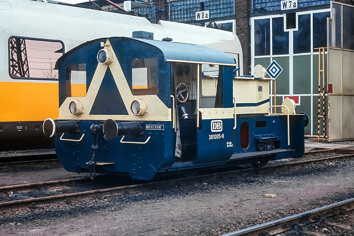  (19830323_22-19_381 005_Bw Köln-Deutzerfeld_b1.jpg)
