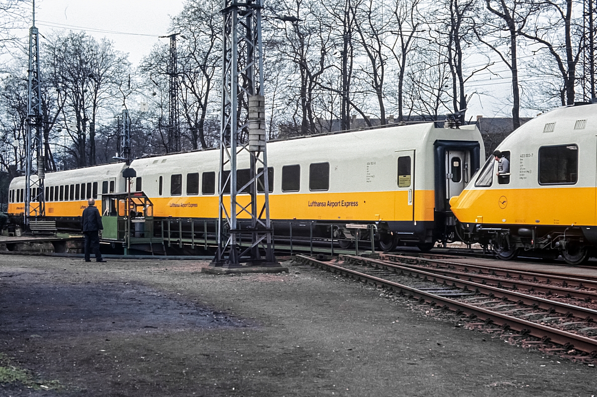  (19830323_22-23_403 003-404 102-404 002_Bw Köln-Deutzerfeld_b.jpg)