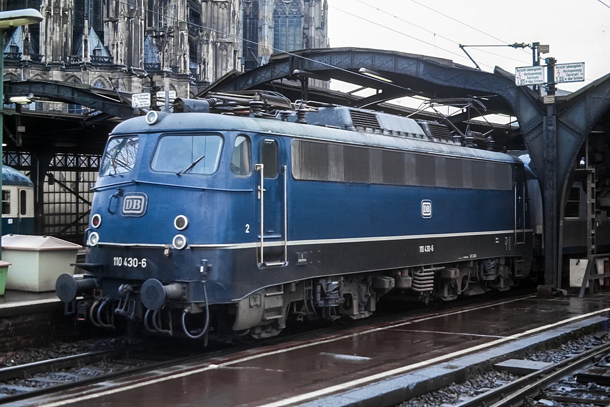  (19830324_22-29_110 430_Köln Hbf_b2.jpg)