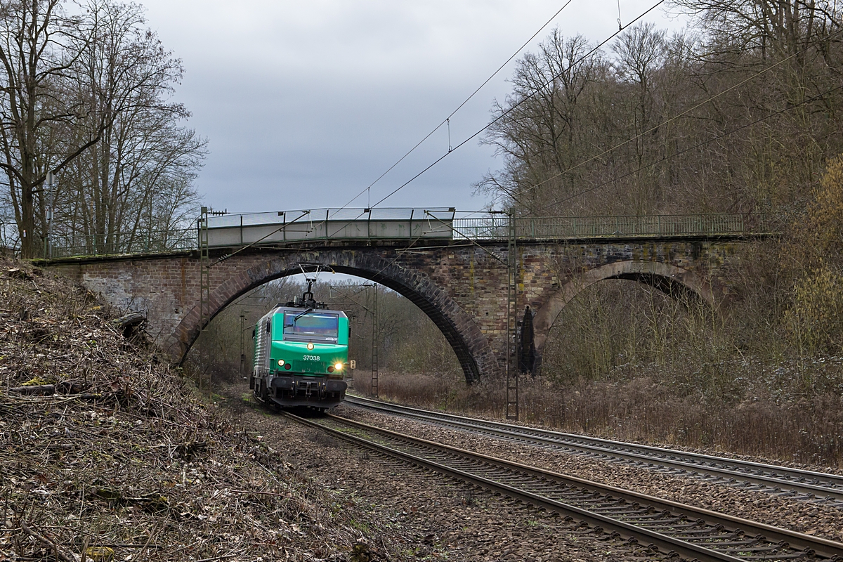  (20160222-131030_Akiem 37038_Saarbrücken_Tfz 93561_Forbach - SSR Nord_b.jpg)