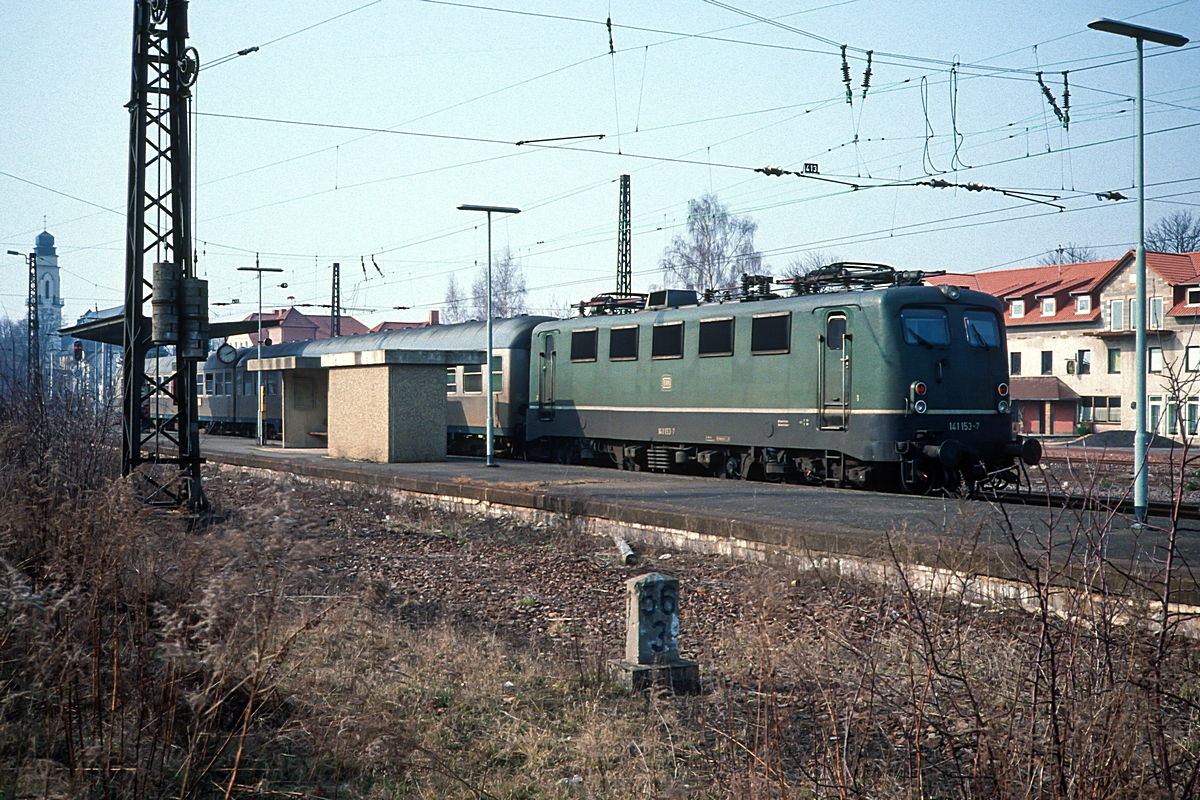 (19920228-141000_56-26_141 153_Überherrn_N 4961_Überherrn-SVL_a.jpg)