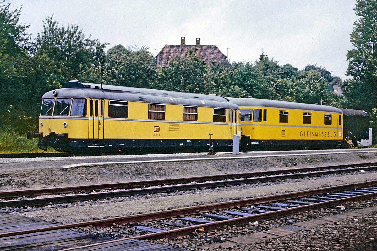  (09-16_19810707_725 003-726 003_Lübeck Hbf.jpg)