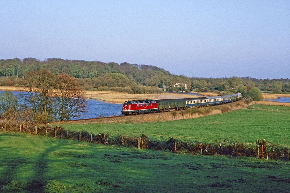  (34-06_19840428_220 014_Plön_E 3180_Lüneburg-Kiel.jpg)