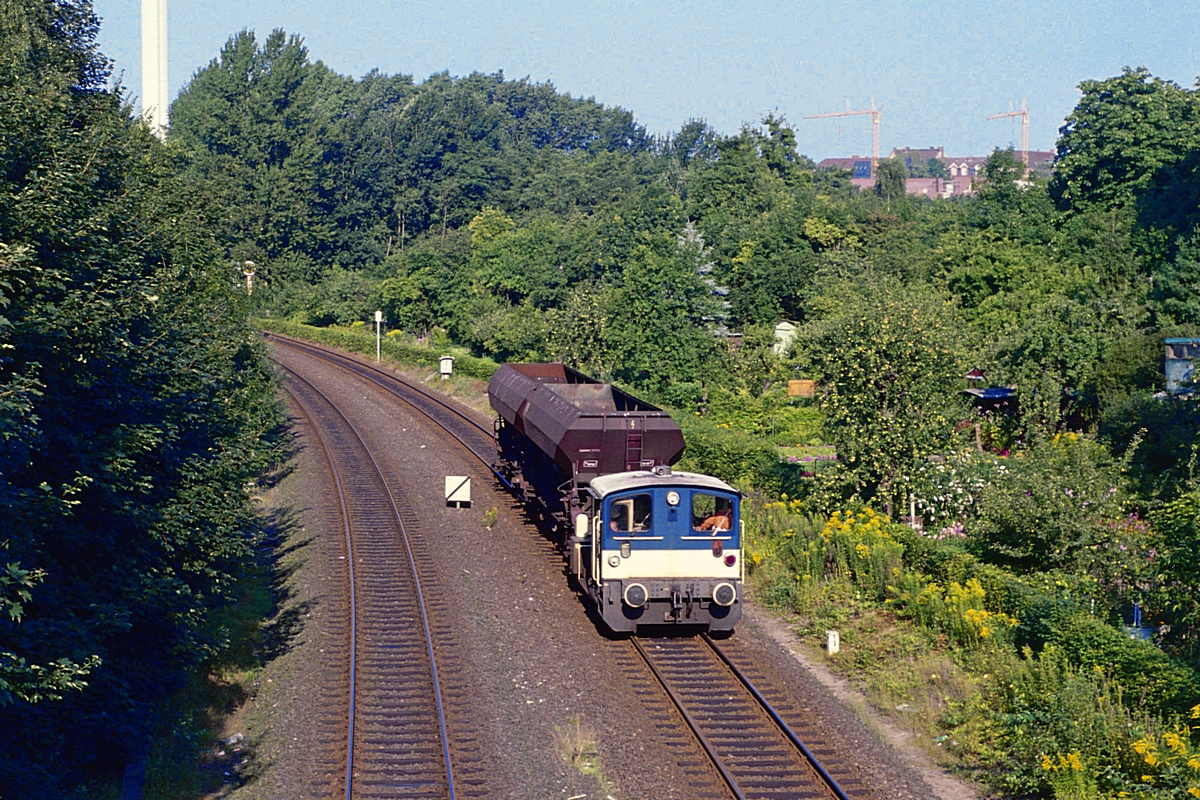  (52-44_19890818_332_zw Kiel-Hassee und Kiel Hbf.jpg)
