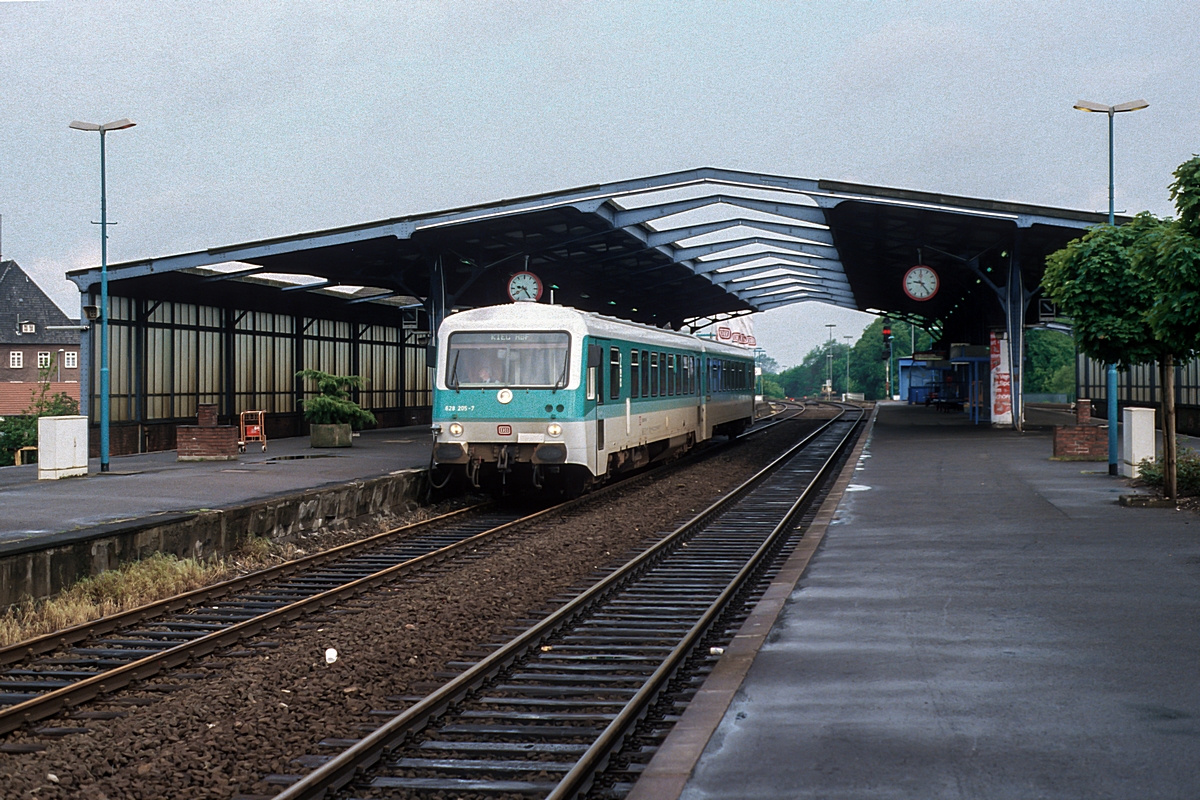  (19880603_47-30_628 205_Rendsburg_E 4413_Husum-Kiel_b.jpg)