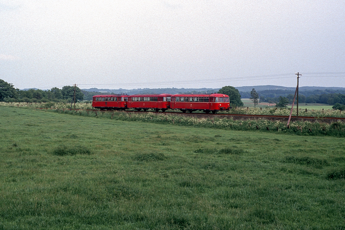  (19880603_47-40_998 892-998 097-798 777_zw Innien und Hohenwestedt_N 5168_Neumünster-Hohenwestedt_b.jpg)