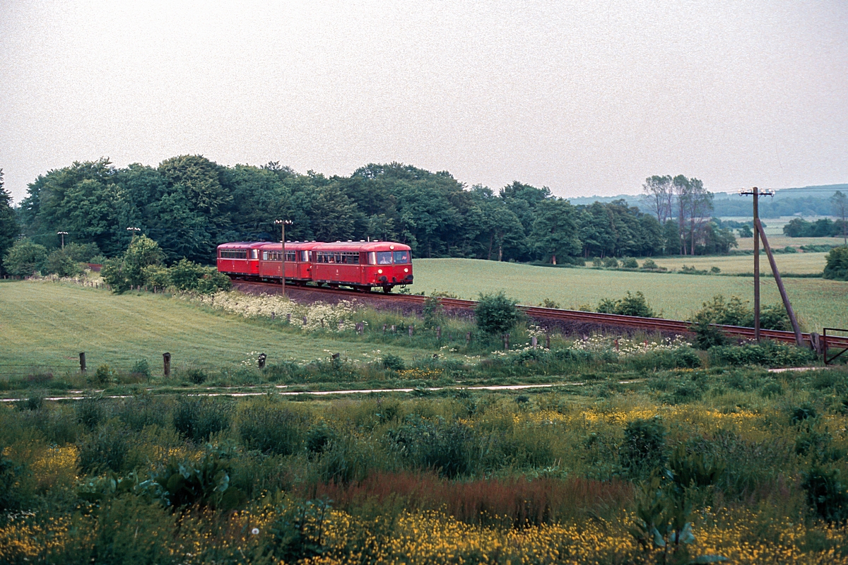  (19880603_47-46_998 892-998-798_zw Innien und Hohenwestedt_N 5170_Neumünster-Heide_b.jpg)