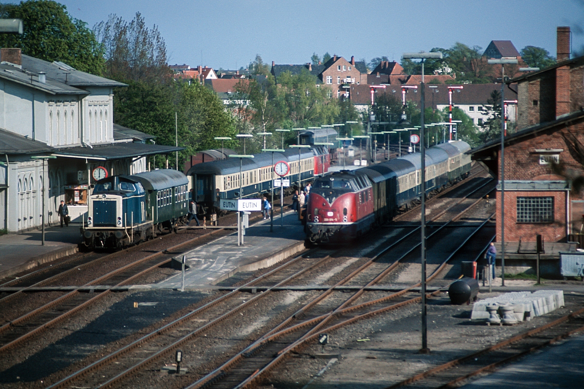  (19840511_34-20_212 033-220 013-220 014_Eutin_E 3183_Kiel-Lübeck - E 3180_Lüneburg-Kiel_b.jpg)