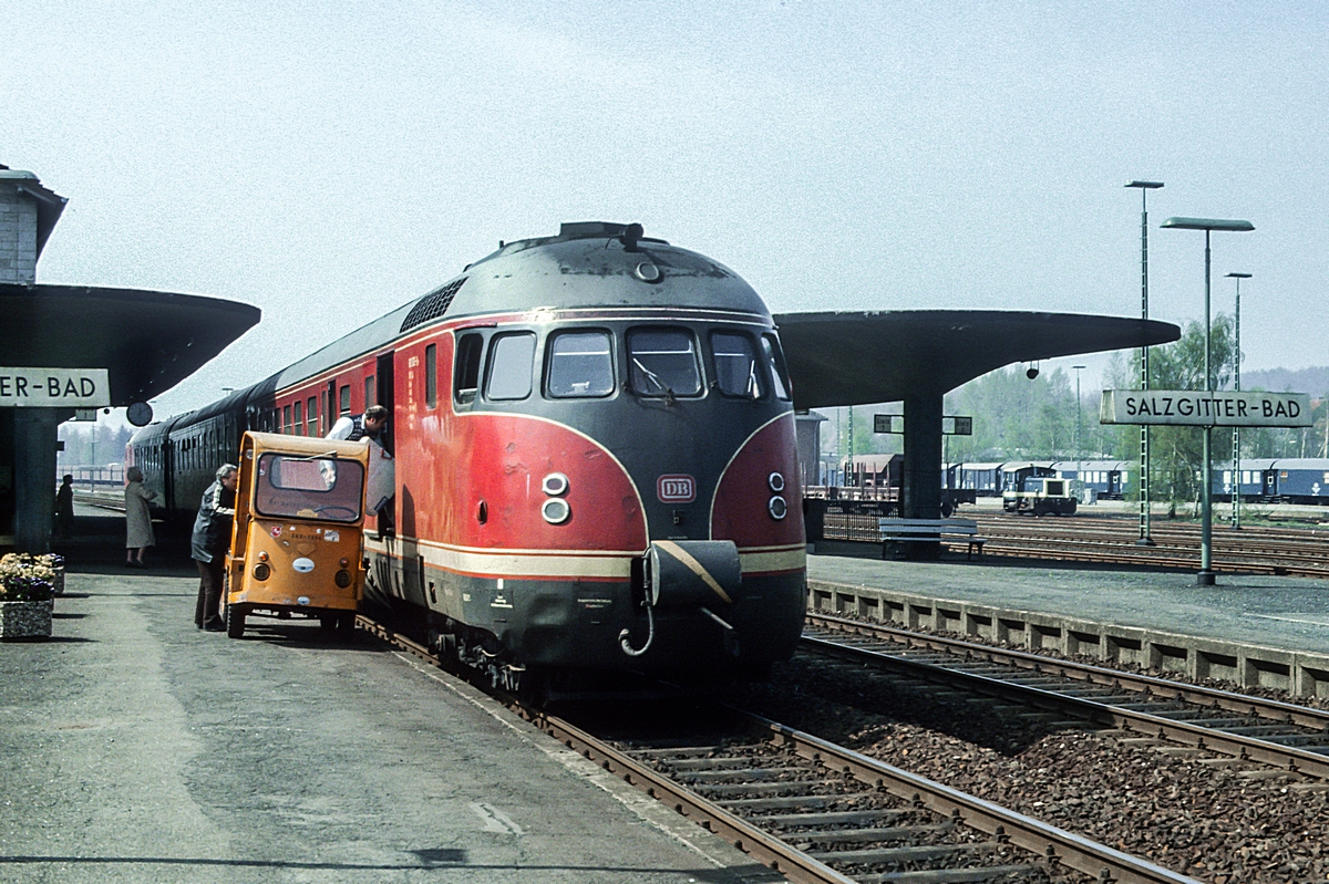  (19830423_26-01_613 612-913 021-613 604_Salzgitter-Bad_E 3551_Göttingen-Wolfsburg_b.jpg)