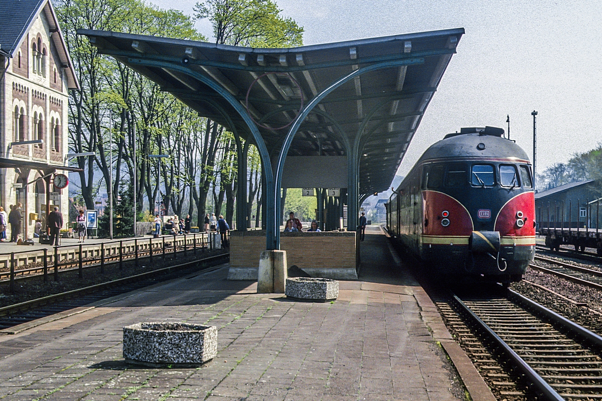  (19830423_26-04_613 604-913 021-613 612_Bad Gandersheim_E 3551_Göttingen-Wolfsburg_b.jpg)