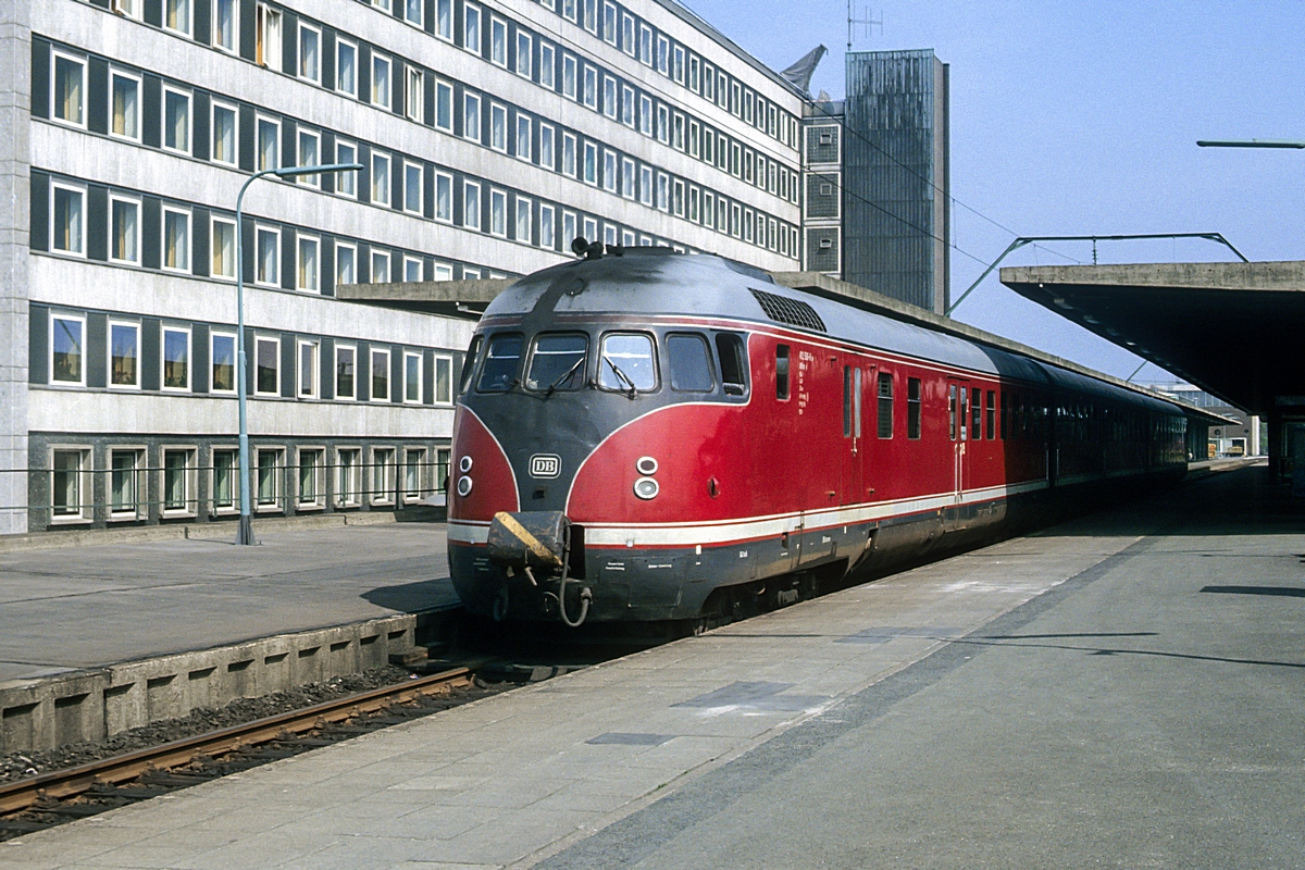  (19830423_26-09_612 506-912 508-913 602_Braunschweig Hbf_N 8266_Braunschweig-Derneburg_b.jpg)