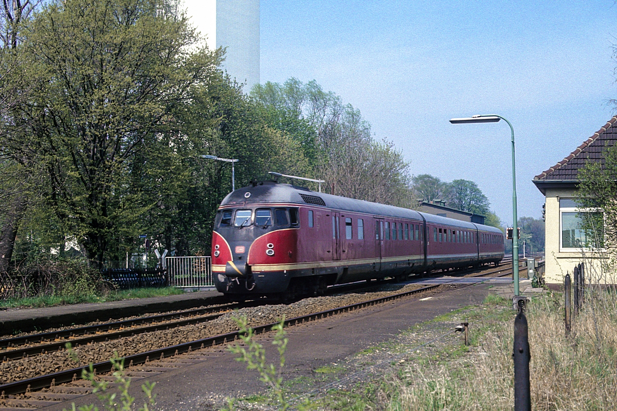  (19830423_26-12_612 502-913 012-913 601_Rüningen_E 3588_Braunschweig - Salzgitter-Lebenstedt_b1.jpg)