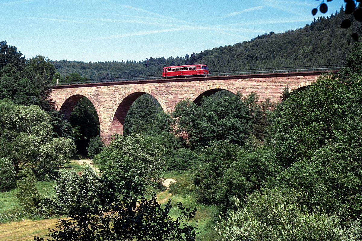  (19890618_51-15_798 673_zw Pirmasens Nord und Pirmasens Hbf_N 4590_Pirmasens Nord - Pirmasens Hbf_b.jpg)