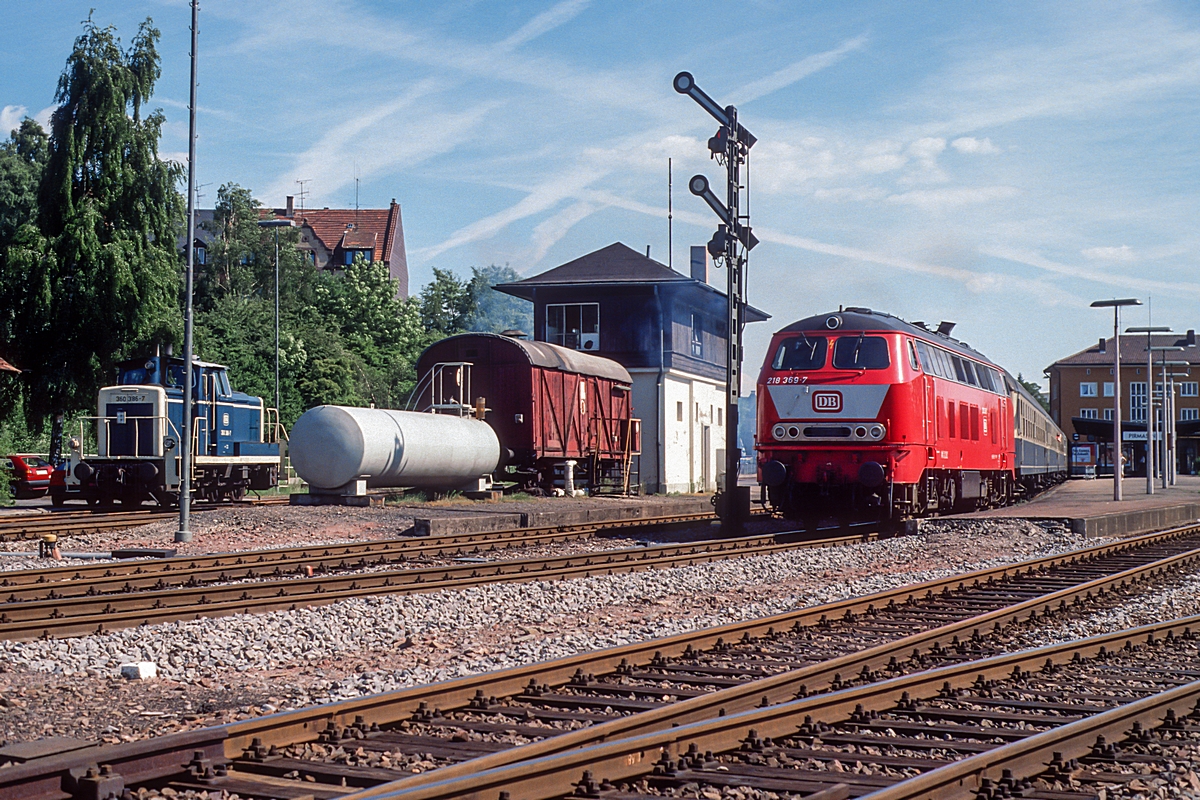  (19890618_51-16_218 369-360 386_Pirmasens Hbf_E 3581_Pirmasens Hbf - SKL_b.jpg)