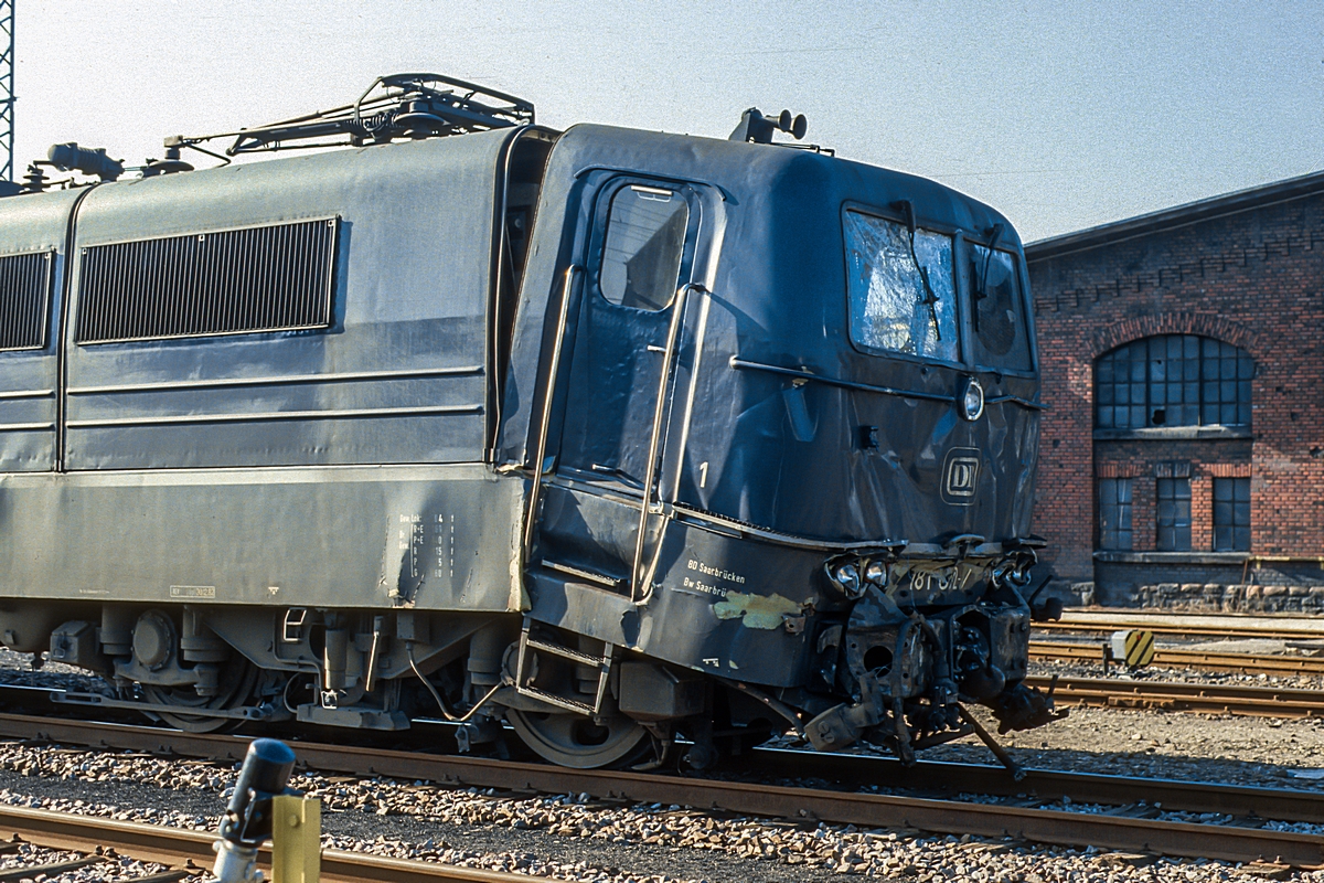  (19871105_42-45_181 002_St Wendel_Unfall_b.jpg)