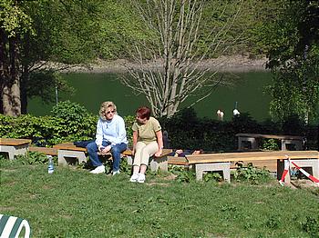 Doro und Rosi in der Morgensonne (20030511-102738.jpg)
