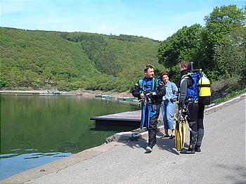 Gehen wir die Br&uuml;cke suchen? (20030511-112744.jpg)