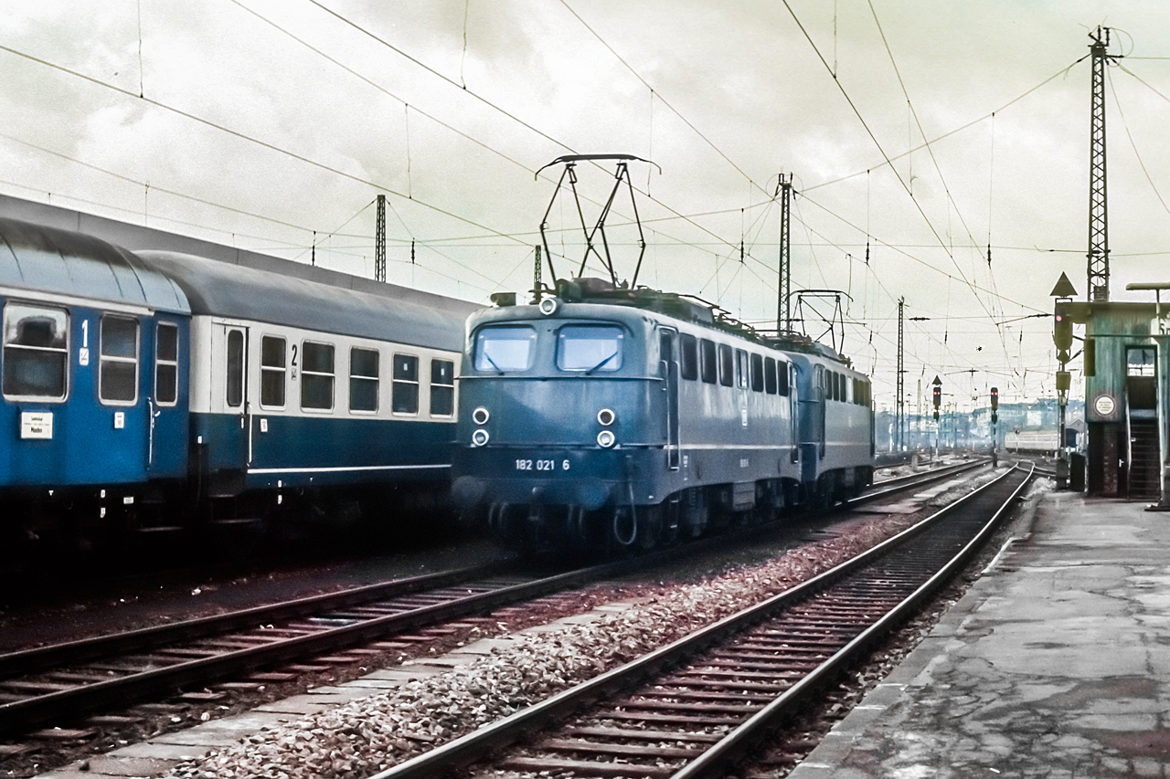 19811114_10-46_182021-140_SaarbrueckenHbf_k.jpg