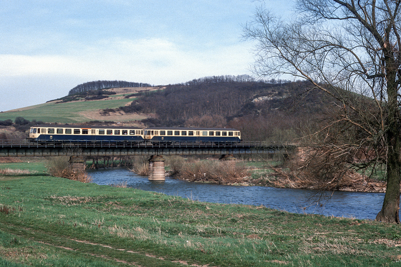 https://www.klawitter.info/bahn/allgemein/19850404_36-14_515-815_Staudernheim_N8779_Lauterecken-Grumbach-Staudernheim_k.jpg