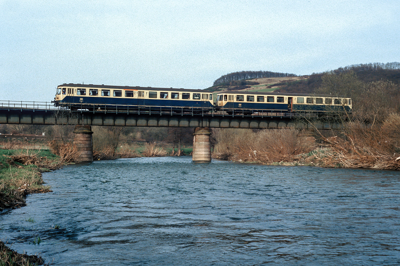 https://www.klawitter.info/bahn/allgemein/19850404_36-15_515-815_Staudernheim_N8786_Staudernheim-Lauterecken-Grumbach_k.jpg