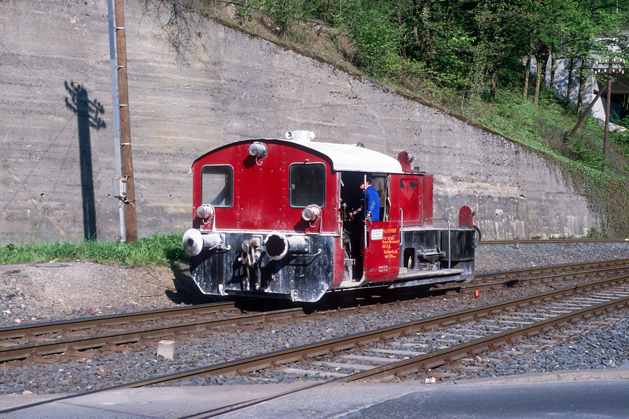 https://www.klawitter.info/bahn/allgemein/19860517_37-32_Werklok-Kalkwerke-Stromberg_Stromberg_k.jpg