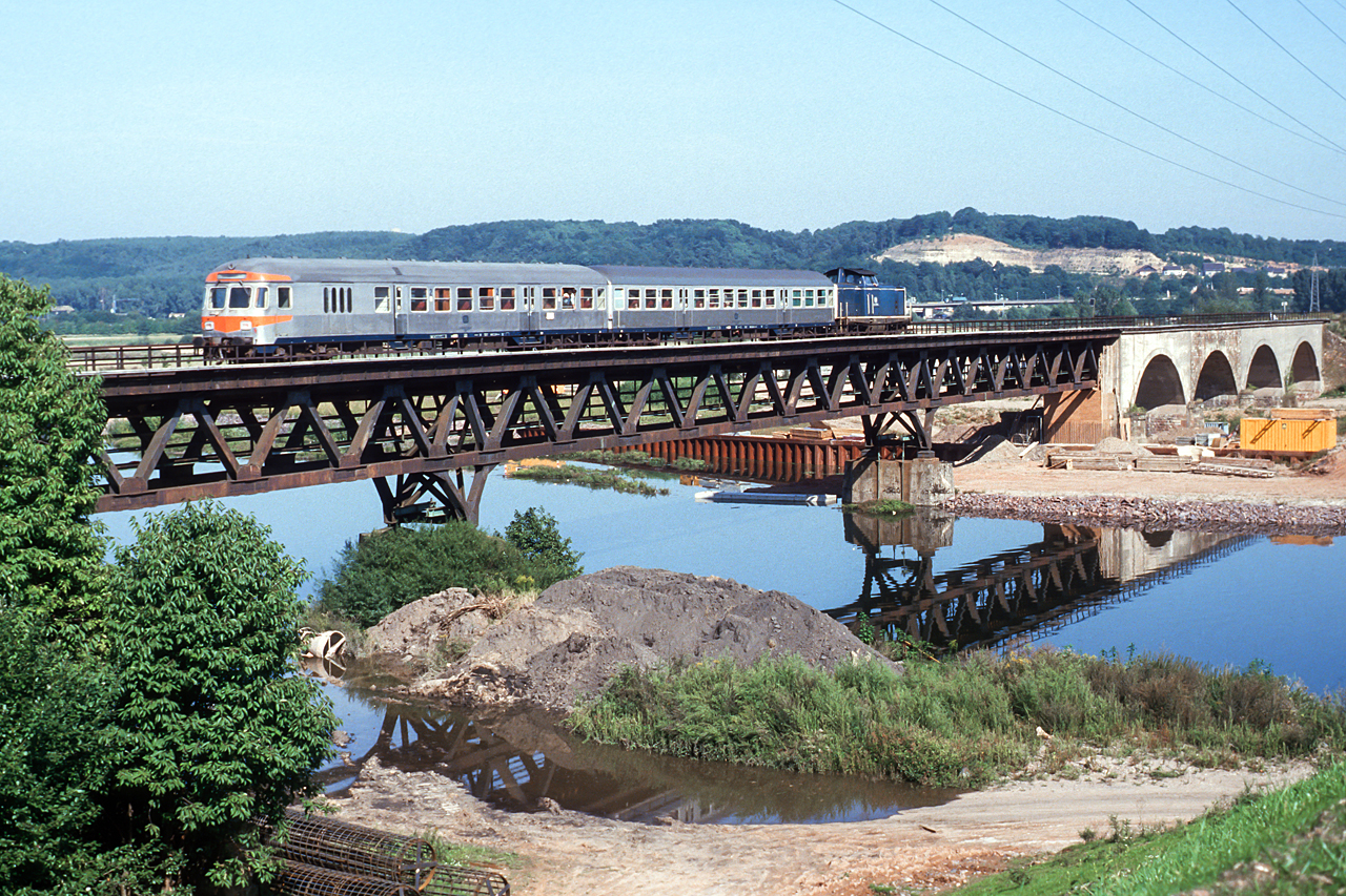 https://www.klawitter.info/bahn/allgemein/19860905_40-03_212377_zw-Dillingen-und-Siersburg_N5119_Niedaltdorf-Dillingen_k.jpg