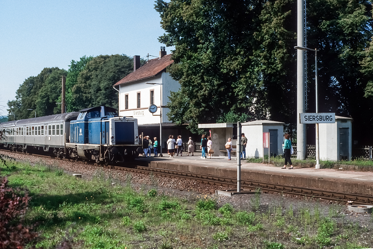 https://www.klawitter.info/bahn/allgemein/19860908-134600_40-07_212377_Siersburg_N5123_Niedaltdorf-Dillingen_k.jpg