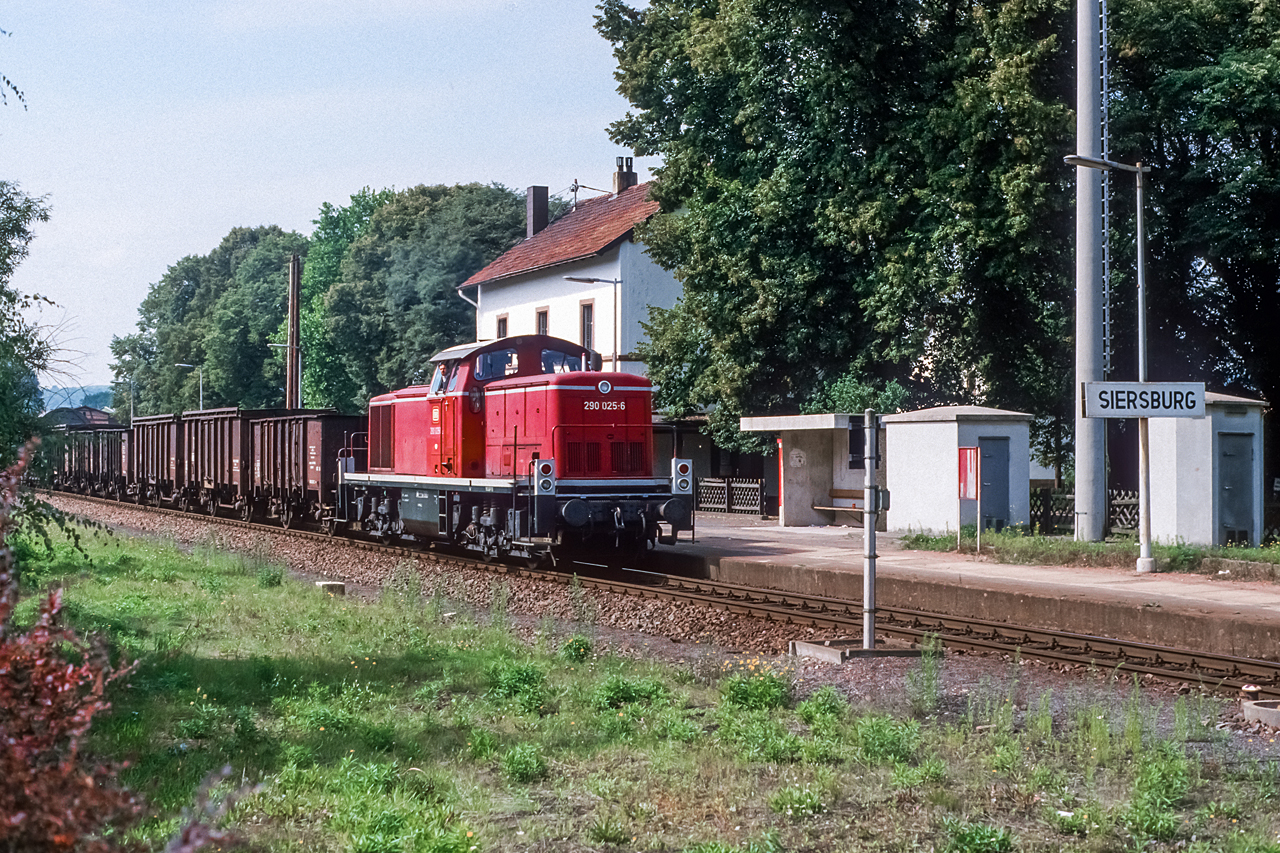 https://www.klawitter.info/bahn/allgemein/19860908-142000_40-10_290025_Siersburg_Gag48543_Ebange-SDLH_k.jpg