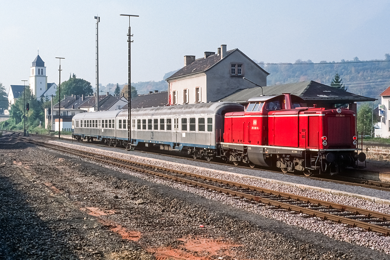 https://www.klawitter.info/bahn/allgemein/19881015_50-10_212282_Hemmersdorf_N5124_Dillingen-Niedaltdorf_k.jpg