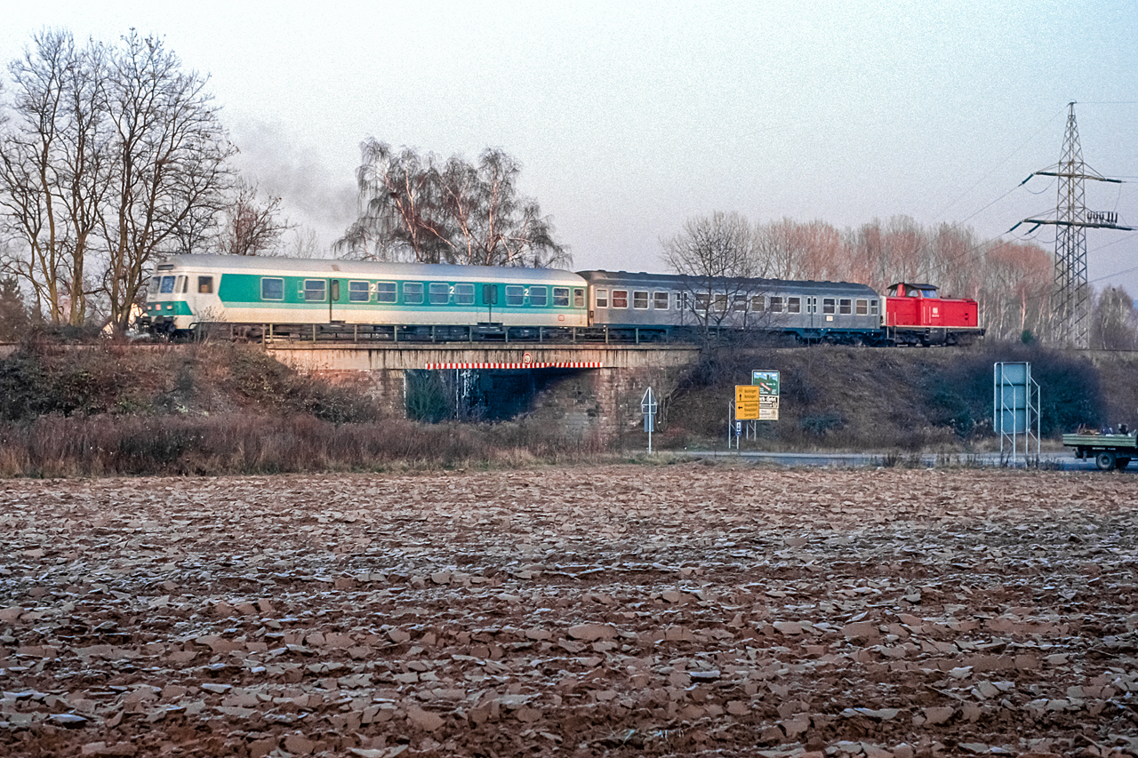 https://www.klawitter.info/bahn/allgemein/19911213_56-23_212347_zw-Dillingen-und-Siersburg_N5125_Niedaltdorf-Dillingen_k.jpg