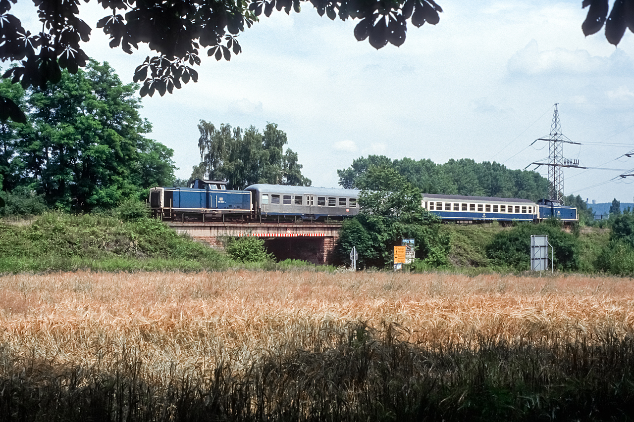 https://www.klawitter.info/bahn/allgemein/19920716_57-04_212343-212200_zw-Dillingen-und-Siersburg_N5118_Dillingen-Niedaltdorf_k.jpg