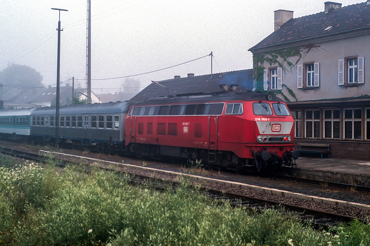 https://www.klawitter.info/bahn/allgemein/19920725_57-09_218369_Hemmersdorf_DZ23527_Niedaltdorf-TrierHbf_k.jpg