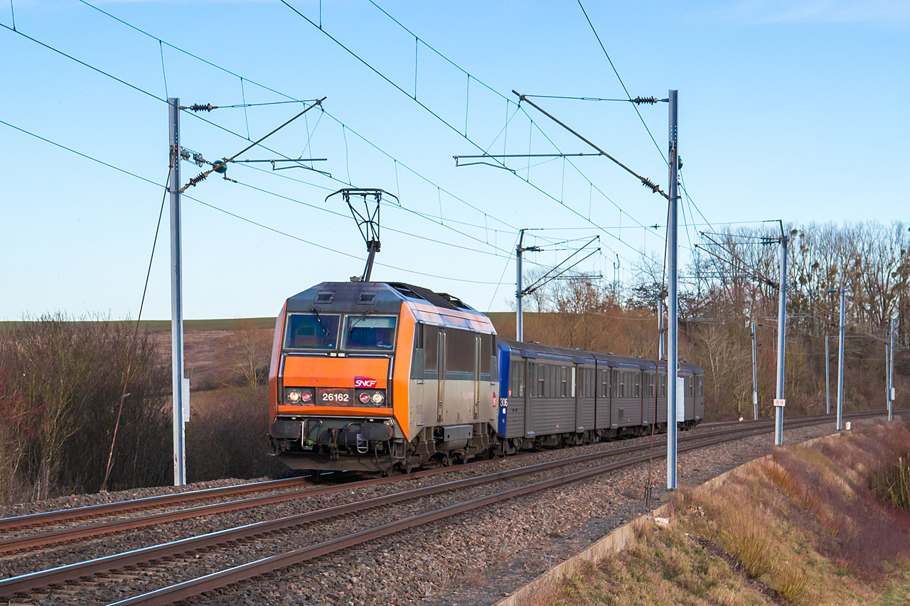 https://www.klawitter.info/bahn/allgemein/20190218-163326_SNCF26142_Vahl-les-Benestroff_805846_Strasbourg-Thionville_ak.jpg