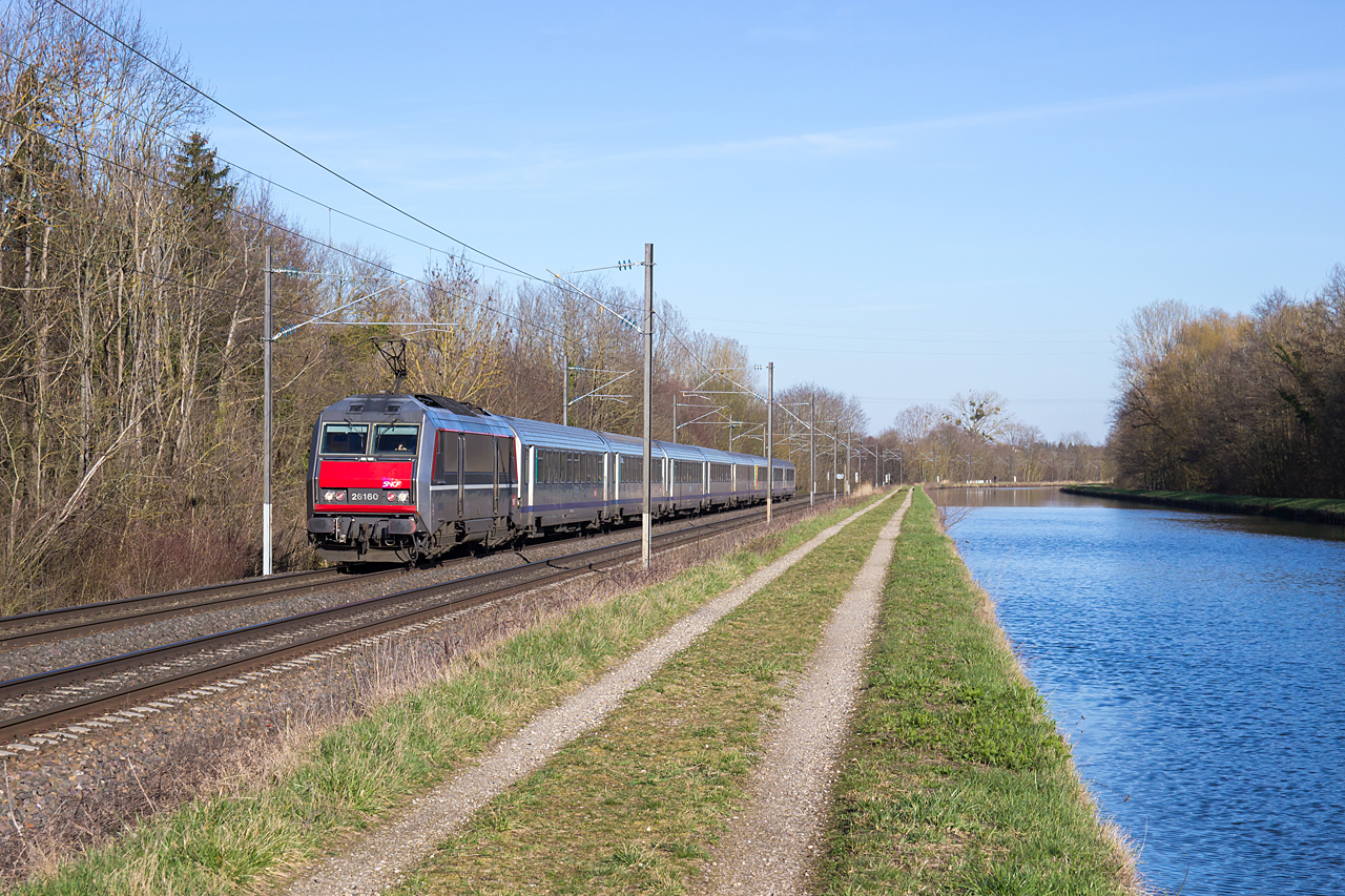 https://www.klawitter.info/bahn/allgemein/20190320-163452_SNCF26160_Steinbourg_TER839172_StrasbourgVille-ParisEst_k.jpg