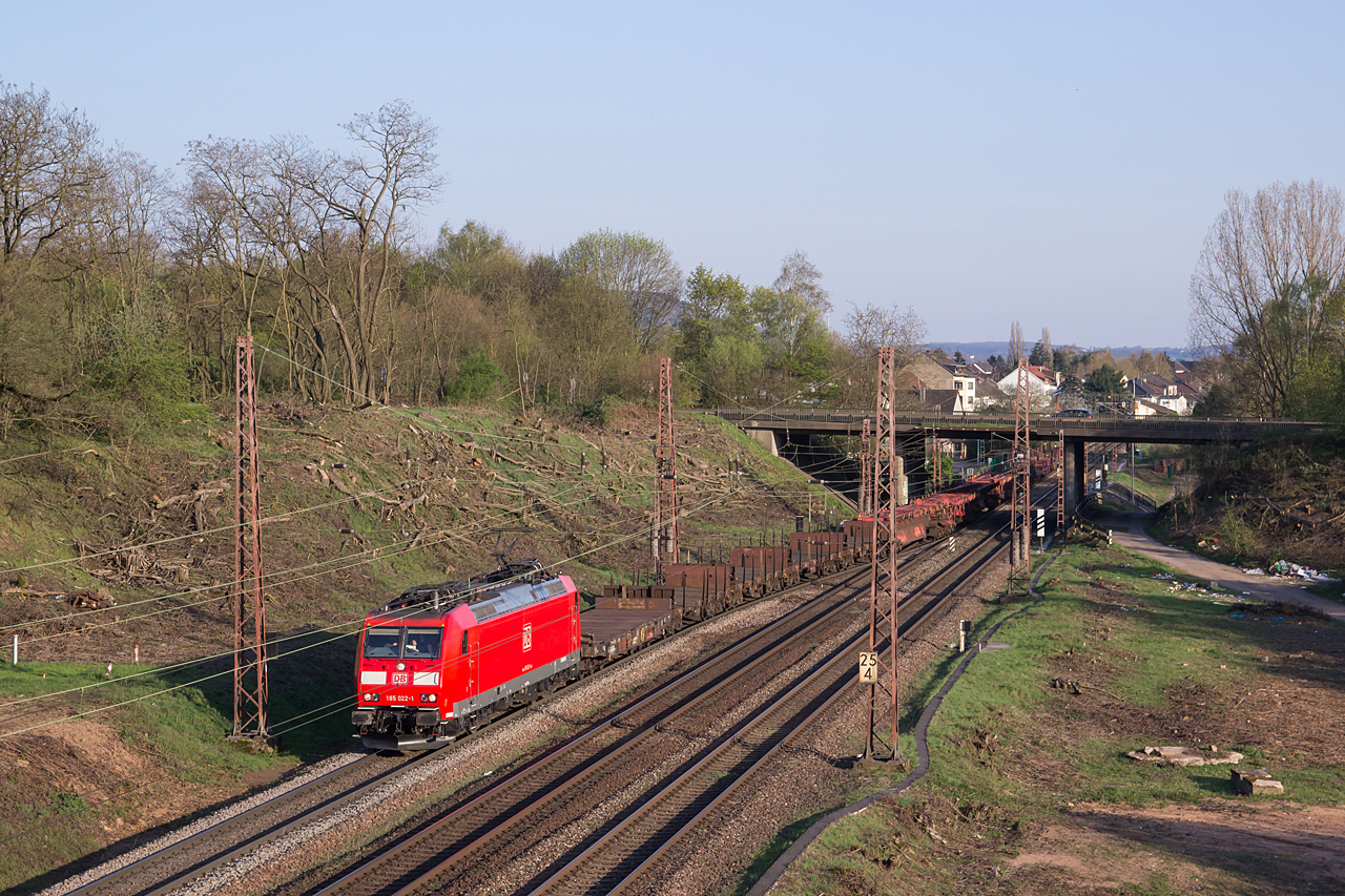 https://www.klawitter.info/bahn/allgemein/20190411-185124_185022_Dillingen-Sued_EZ52032_SSRWest-SDLH_k.jpg