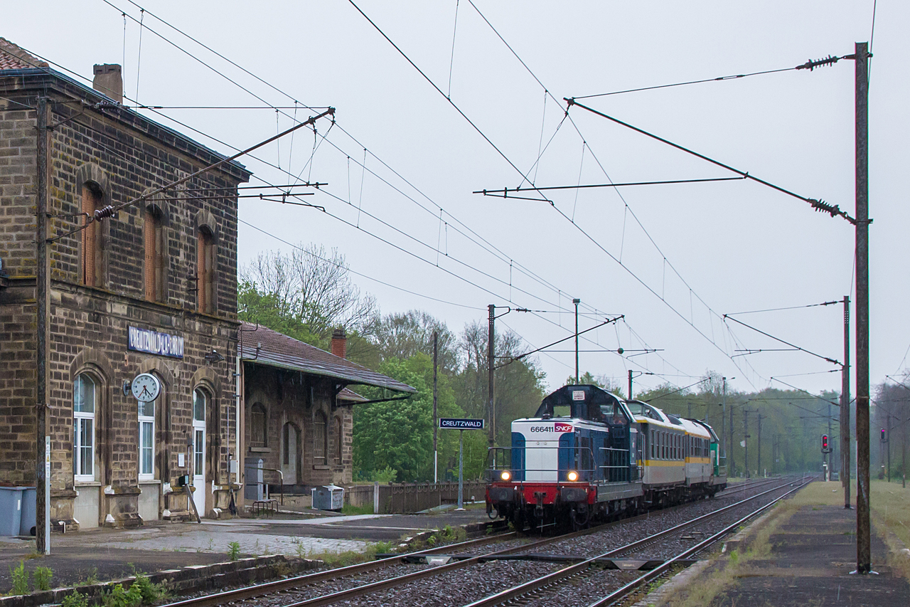 https://www.klawitter.info/bahn/allgemein/20190502-172200_SNCF66411-69440_Creutzwald_999199_Sarreguemines-Thionville_ak.jpg