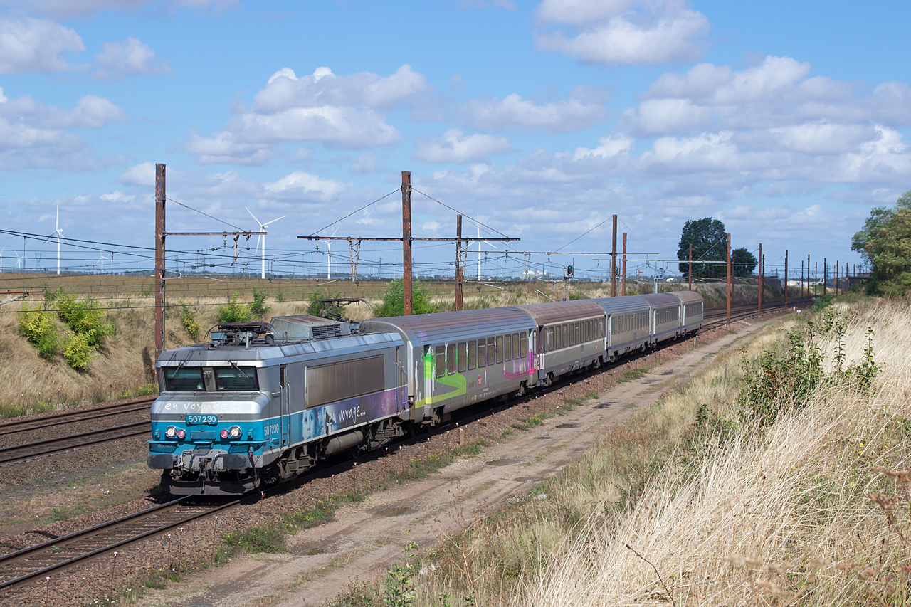 https://www.klawitter.info/bahn/allgemein/20190923-132920_SNCF7230_Chateau-Gaillard_TER860511_ParisAusterlitz-Orleans_ak.jpg