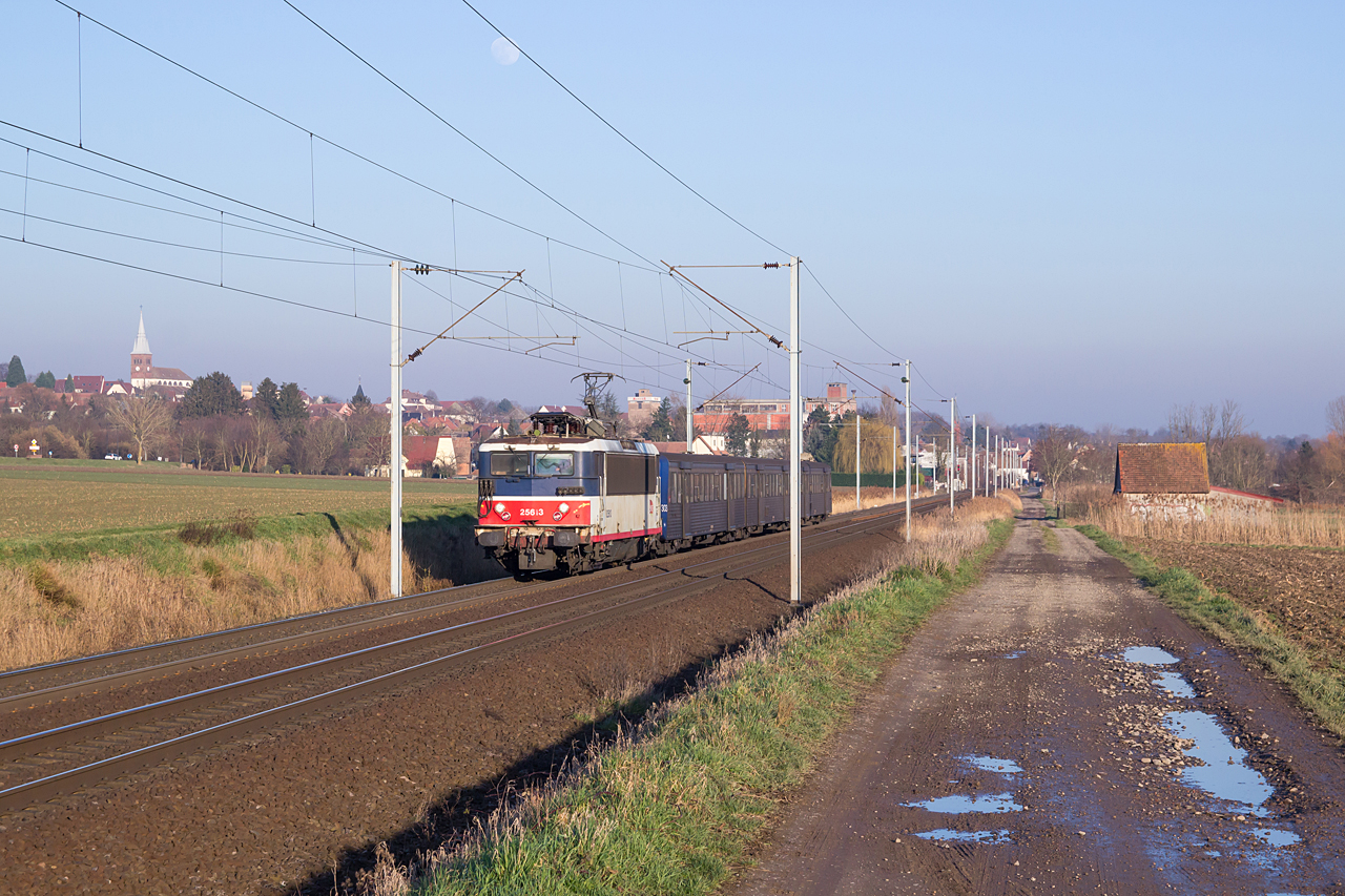 https://www.klawitter.info/bahn/allgemein/20200207-162124_SNCF25613_Hochfelden_TER830124_Strasbourg-Saverne_k.jpg