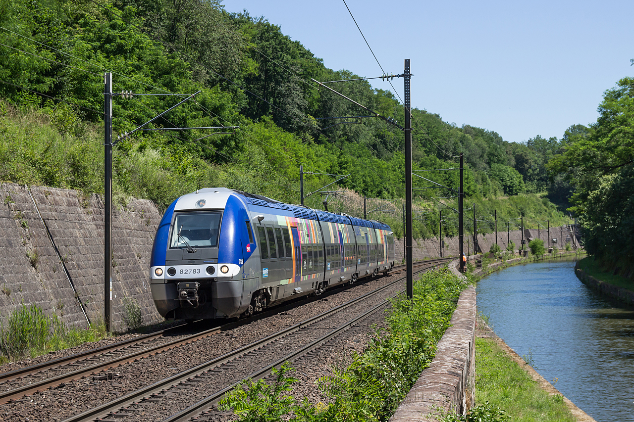 https://www.klawitter.info/bahn/allgemein/20200625-132556_SNCF82783_Arzviller_TER830306_Strasbourg-Metz_k.jpg