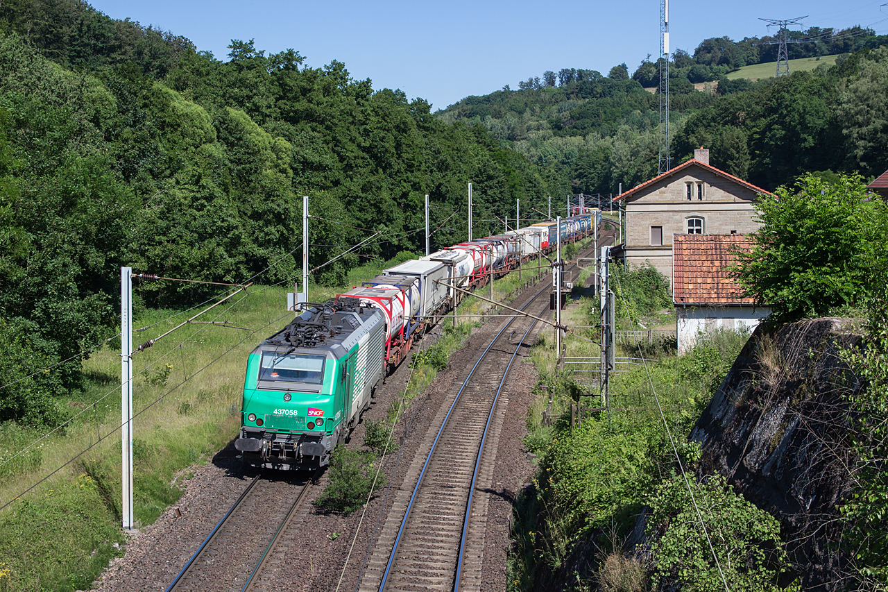 https://www.klawitter.info/bahn/allgemein/20200625-161408_SNCF437058_Arzviller_k.jpg
